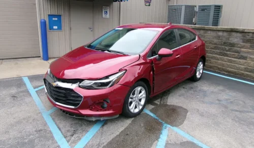 2019 Chevrolet Cruze LT's photo