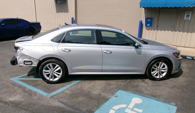 
								VOLKSWAGEN PASSAT SE full									