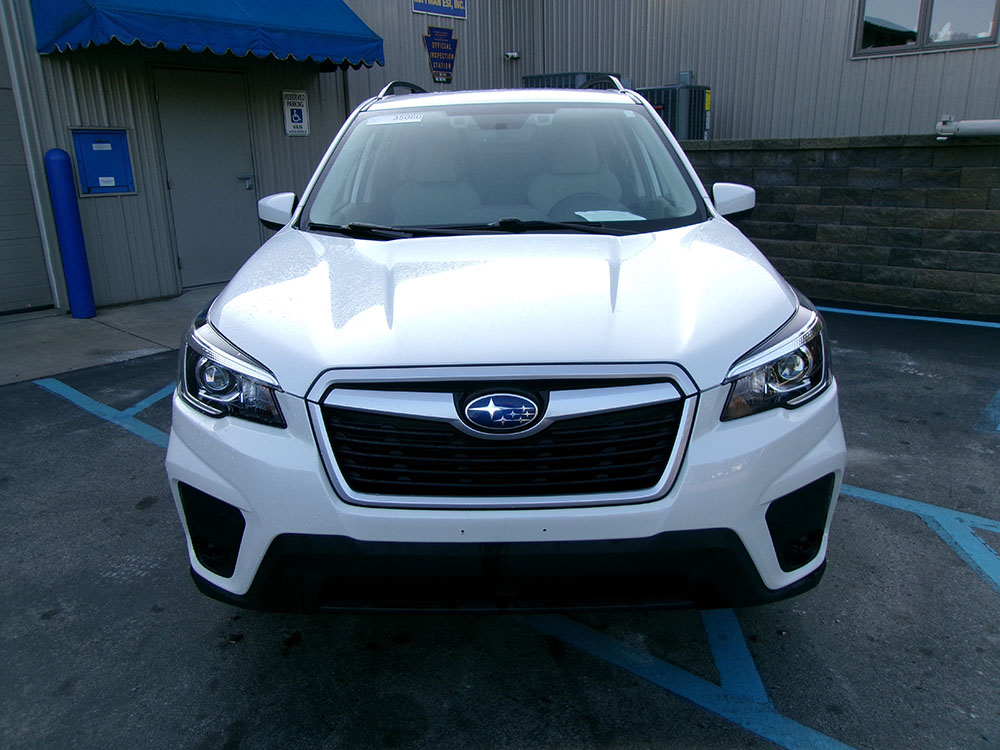 
								SUBARU FORESTER PREMIUM full									