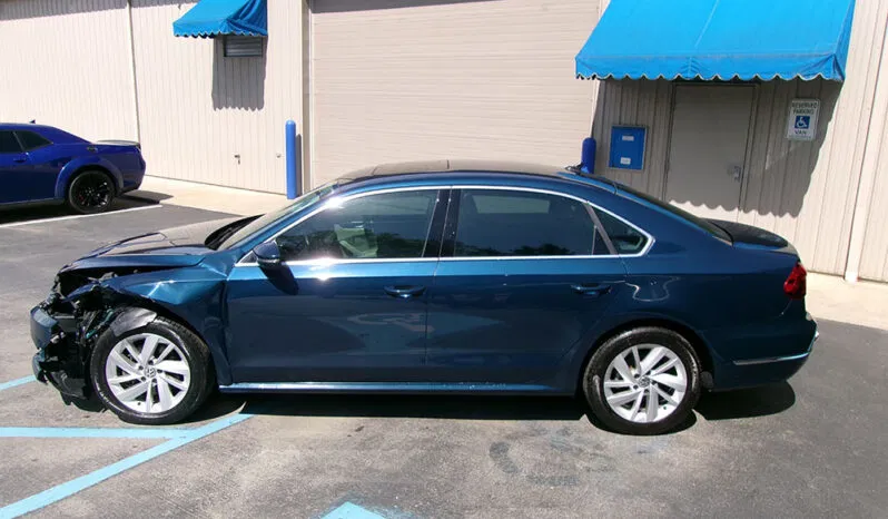 
								VOLKSWAGEN PASSAT SE full									