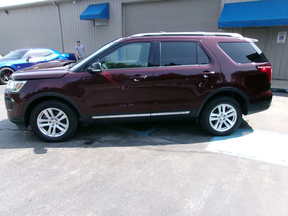 
								FORD EXPLORER XLT full									
