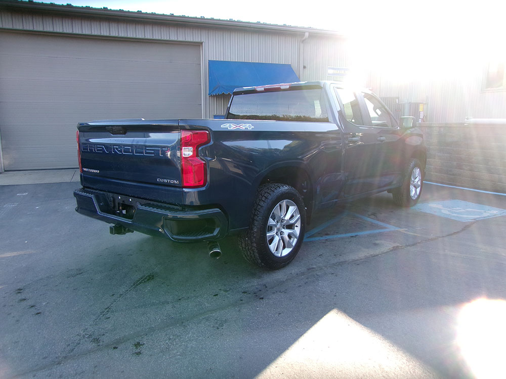 
								CHEVROLET SILVERADO 1500 CUSTOM CREW CAB full									