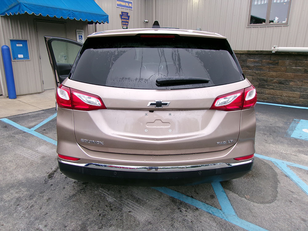 
								CHEVROLET EQUINOX LT full									