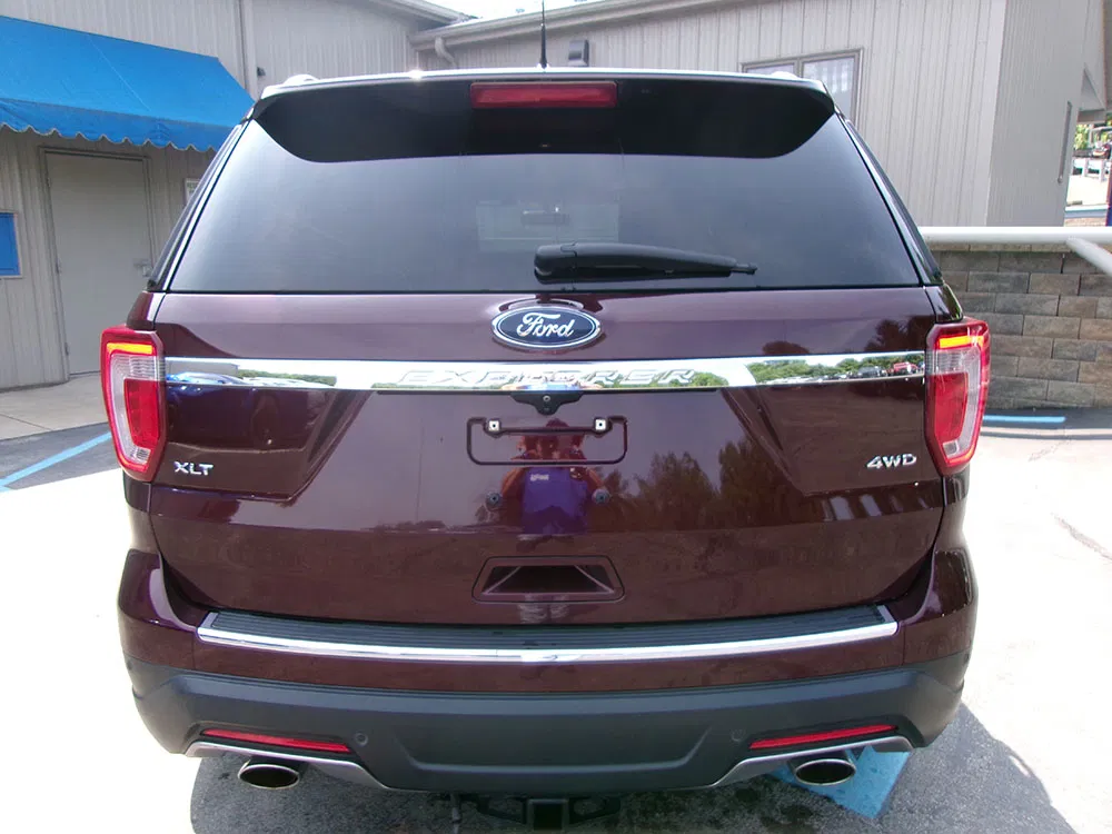 
								FORD EXPLORER XLT full									