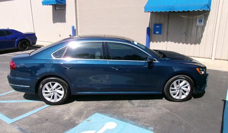 
								VOLKSWAGEN PASSAT SE full									