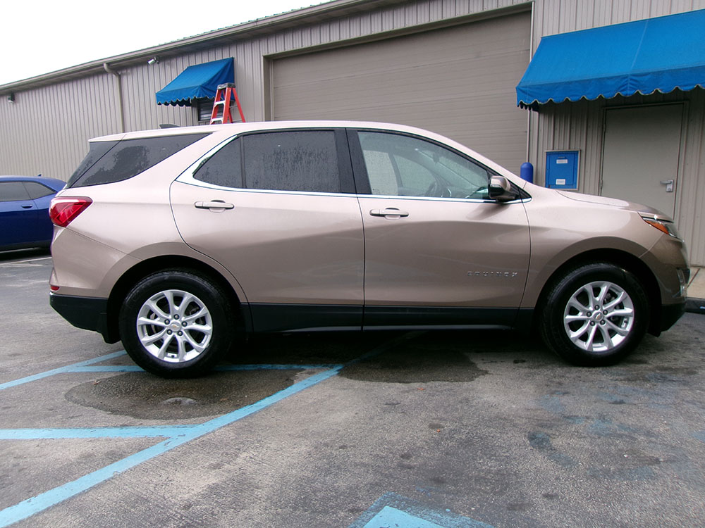 
								CHEVROLET EQUINOX LT full									