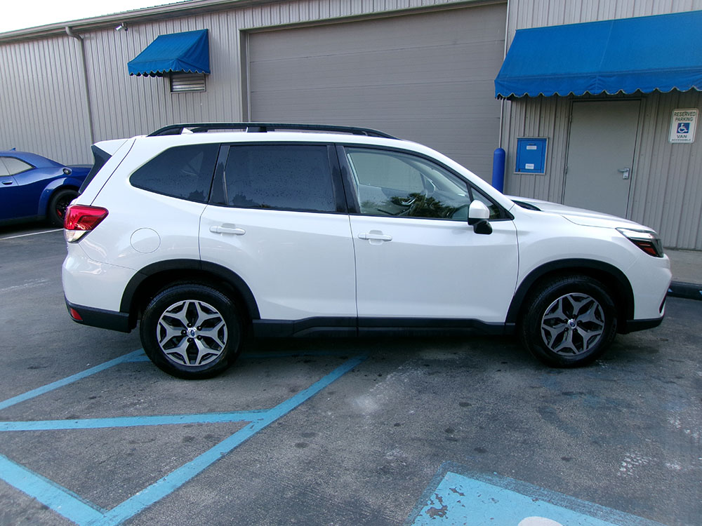 
								SUBARU FORESTER PREMIUM full									