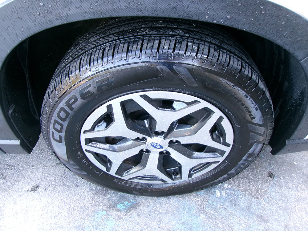 
								SUBARU FORESTER PREMIUM full									