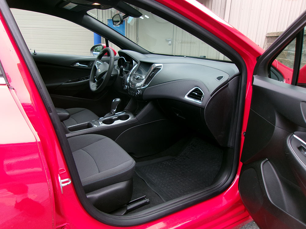 
								CHEVROLET CRUZE LT full									