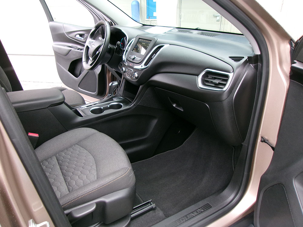 
								CHEVROLET EQUINOX LT full									