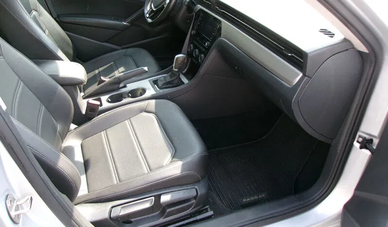
								VOLKSWAGEN PASSAT SE full									