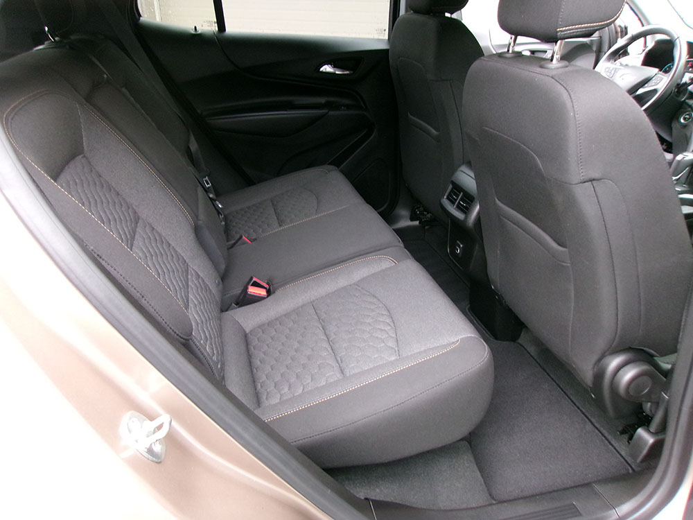 
								CHEVROLET EQUINOX LT full									