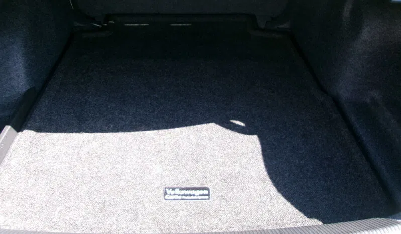 
								VOLKSWAGEN PASSAT SE full									