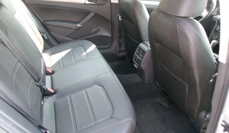 
								VOLKSWAGEN PASSAT SE full									