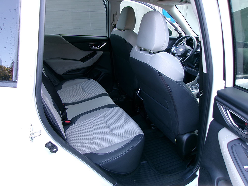 
								SUBARU FORESTER PREMIUM full									