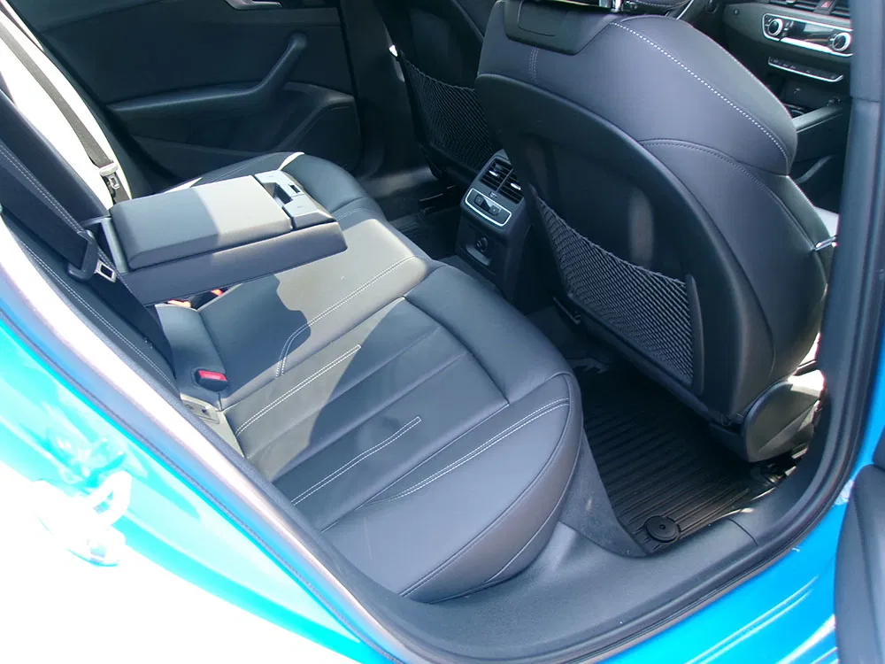 
								AUDI A4 PREMIUM full									