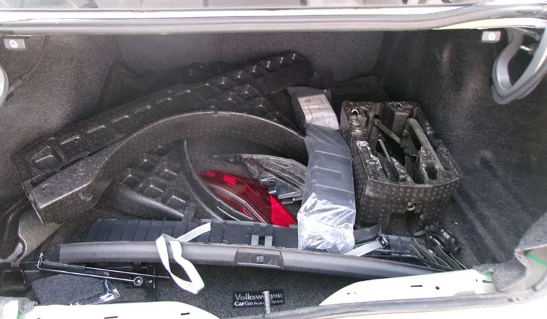 
								VOLKSWAGEN PASSAT SE full									