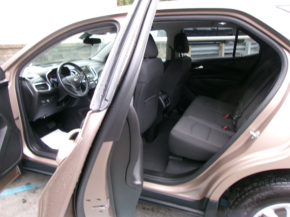 
								CHEVROLET EQUINOX LT full									