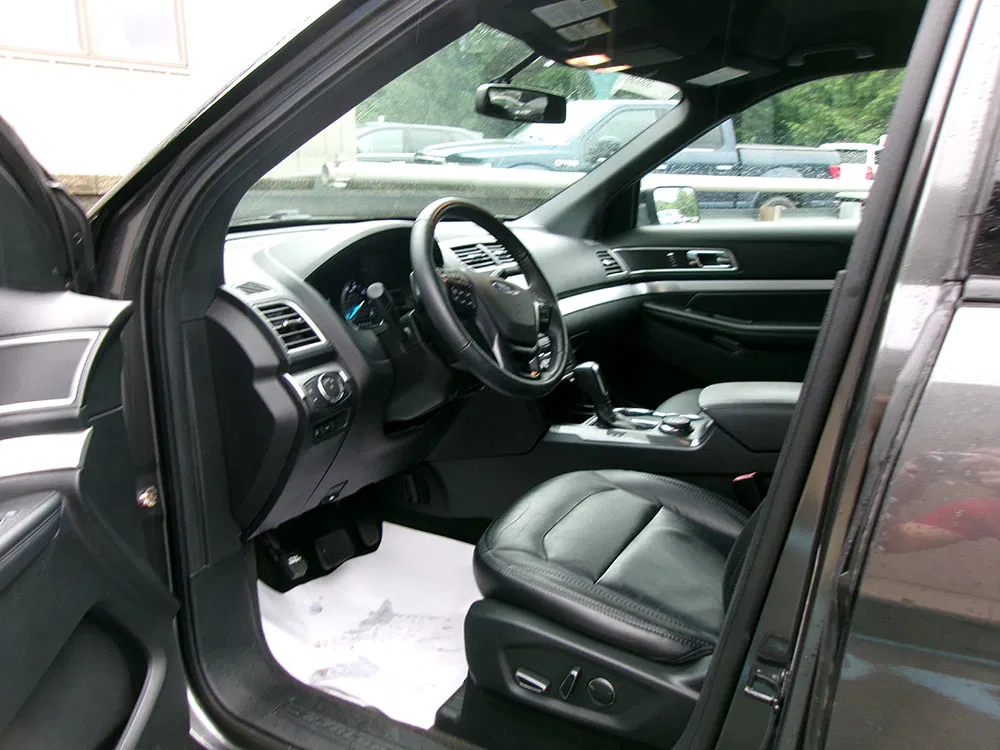 
								FORD EXPLORER XLT full									