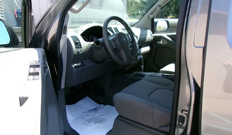 
								NISSAN FRONTIER SV CREW CAB full									