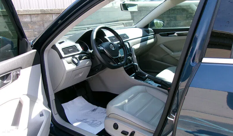 
								VOLKSWAGEN PASSAT SE full									