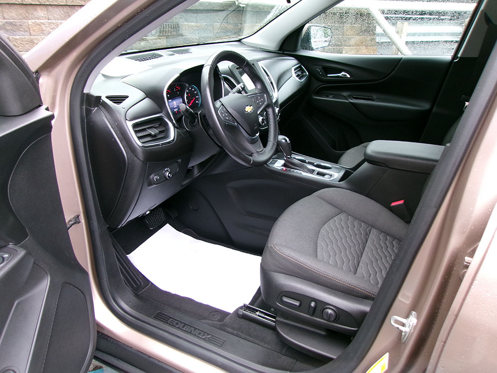 
								CHEVROLET EQUINOX LT full									