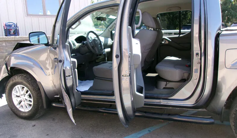
								NISSAN FRONTIER SV CREW CAB full									