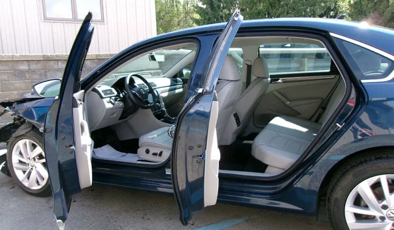 
								VOLKSWAGEN PASSAT SE full									