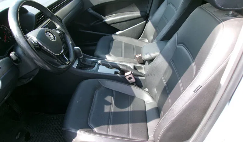 
								VOLKSWAGEN PASSAT SE full									