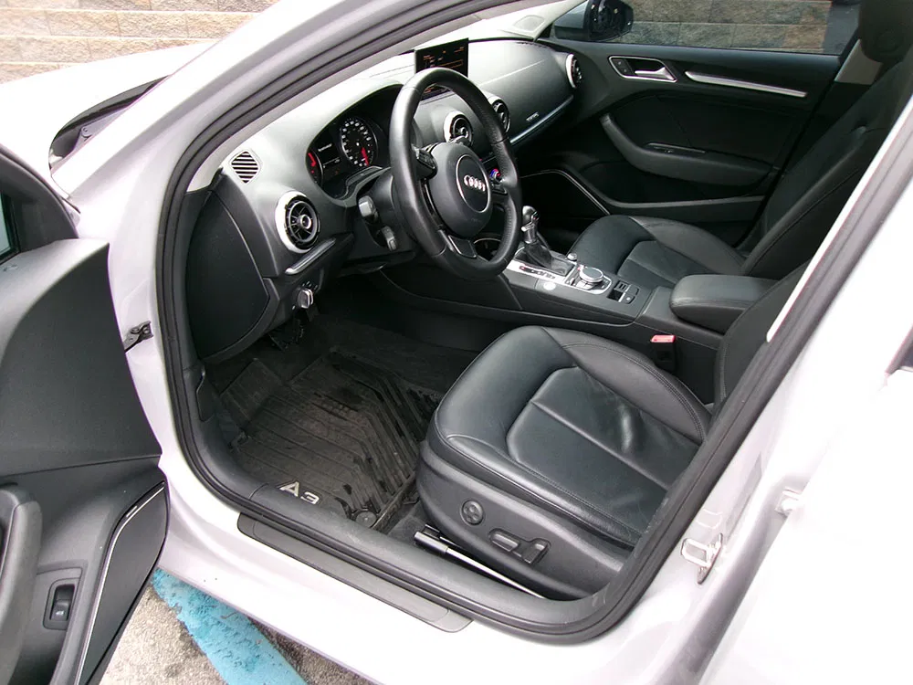 
								AUDI A3 PREMIUM PLUS full									