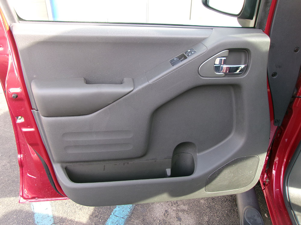 
								NISSAN FRONTIER SV KING CAB full									