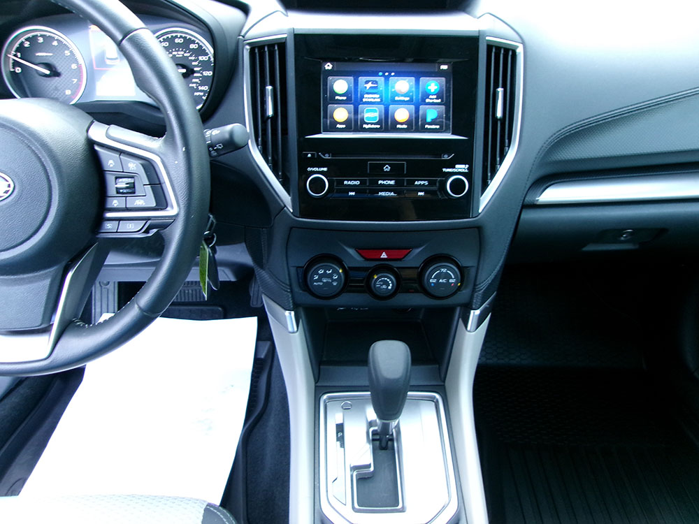 
								SUBARU FORESTER PREMIUM full									