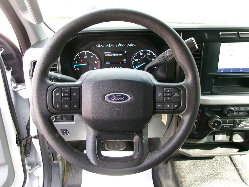 
								FORD F-450 SD XLT REG CAB DUMP full									