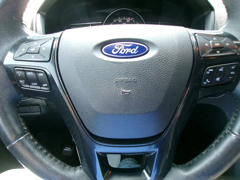 
								FORD EXPLORER XLT full									