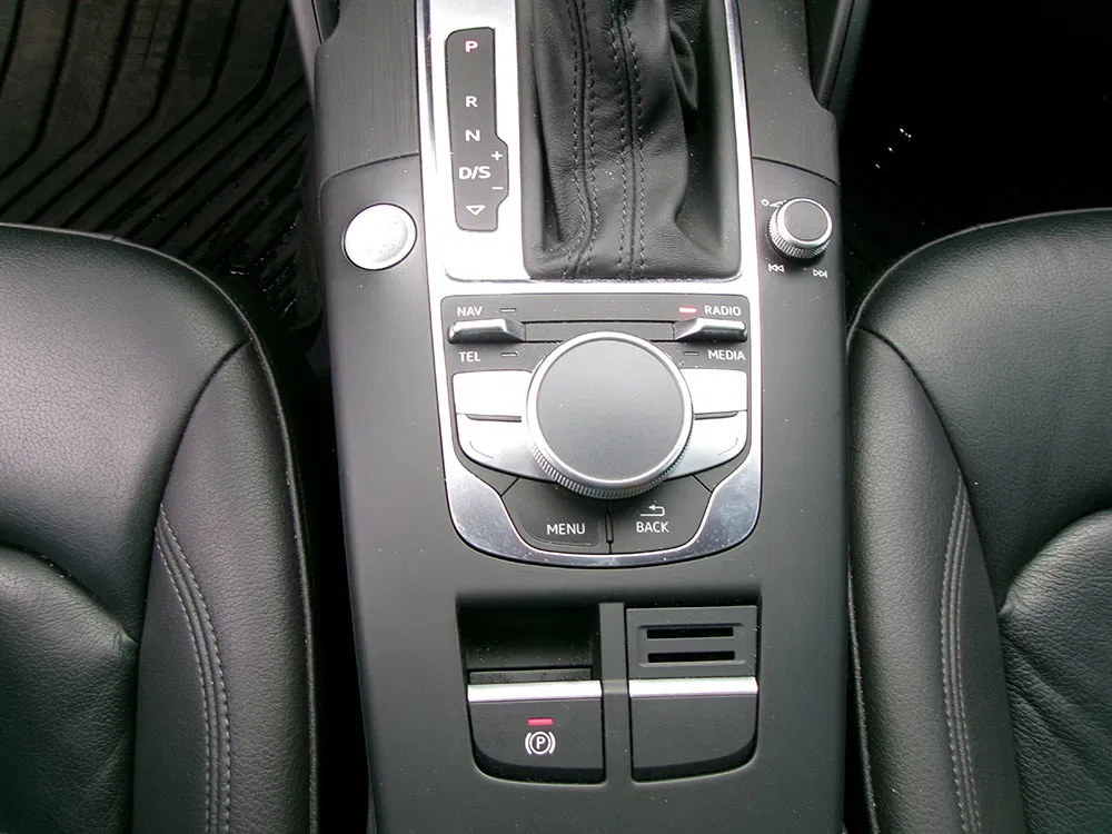
								AUDI A3 PREMIUM PLUS full									