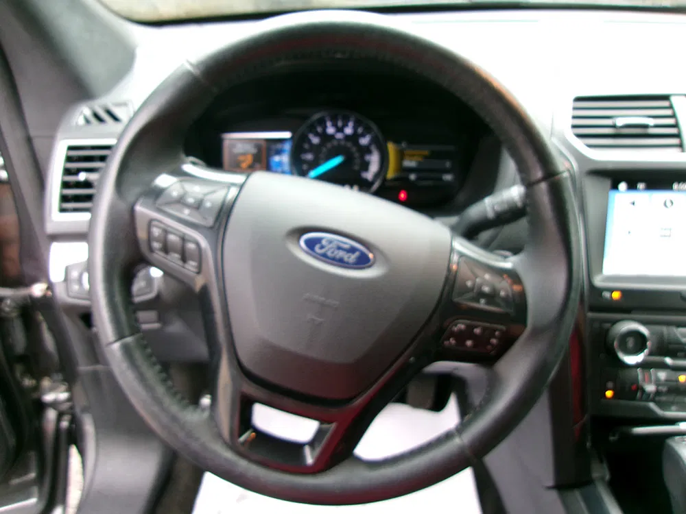 
								FORD EXPLORER XLT full									