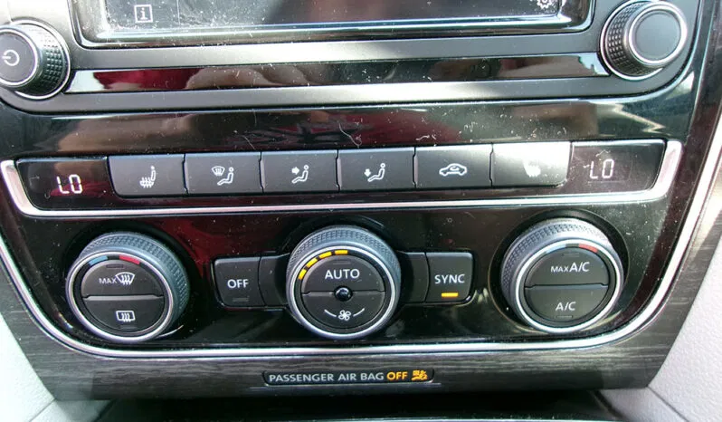 
								VOLKSWAGEN PASSAT SE full									