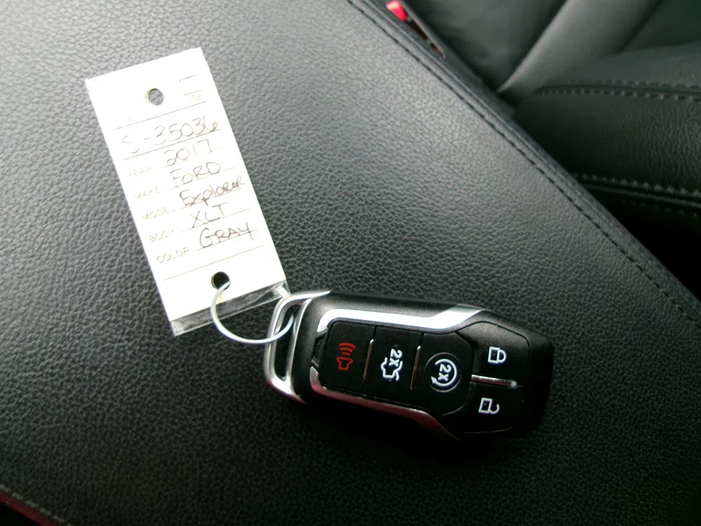 
								FORD EXPLORER XLT full									