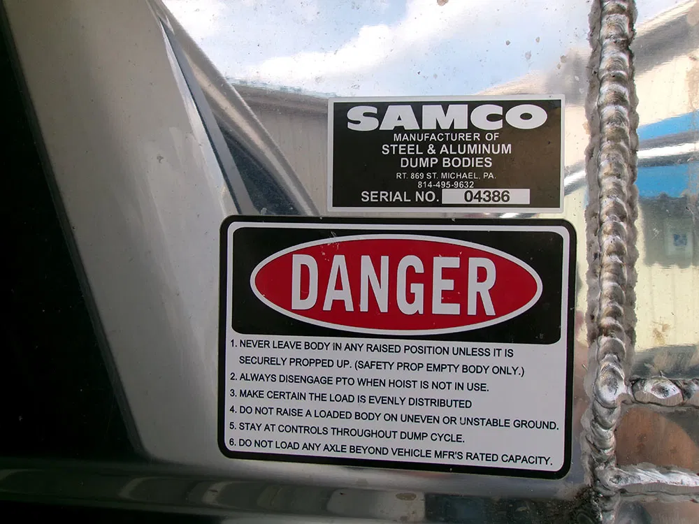 
								FORD F-450 SD XLT REG CAB DUMP full									