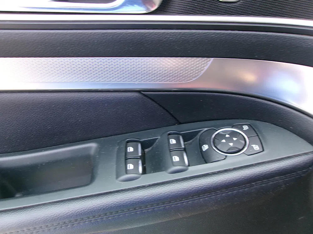 
								FORD EXPLORER XLT full									