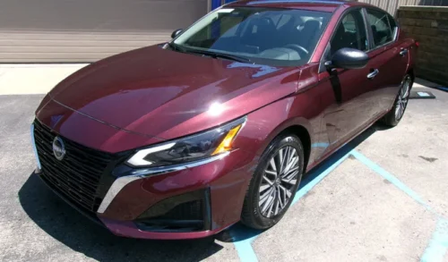 2025 Nissan Altima SV's photo