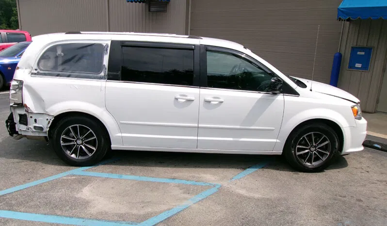 
								DODGE GRAND CARAVAN SXT full									