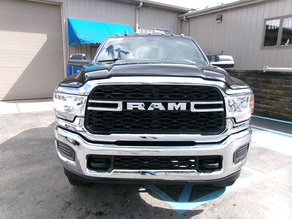 
								RAM 2500 TRADESMAN CREW CAB full									