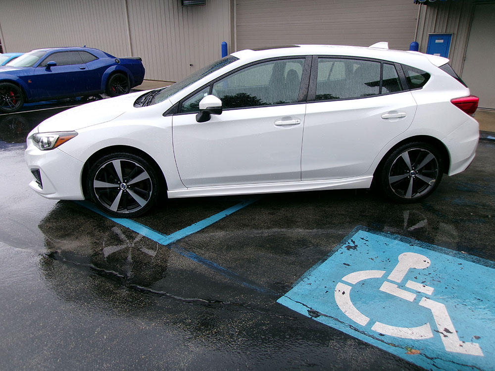 
								SUBARU IMPREZA SPORT full									