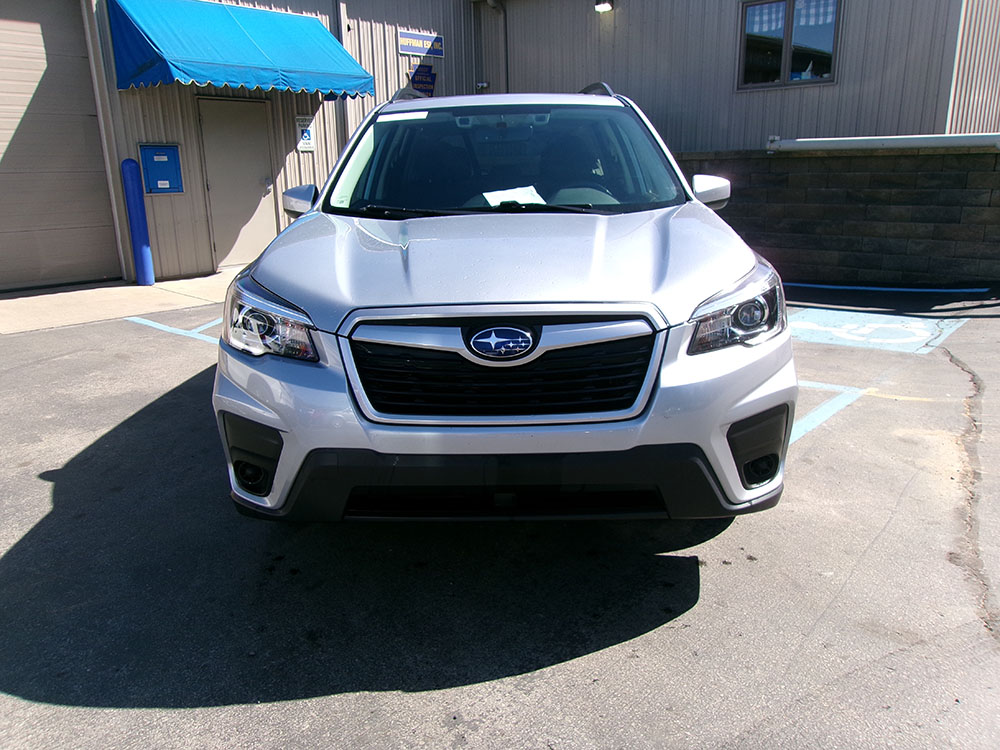 
								SUBARU FORESTER PREMIUM full									
