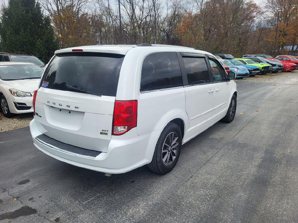 
								DODGE GRAND CARAVAN SXT full									