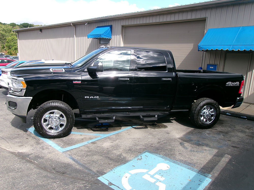 
								RAM 2500 TRADESMAN CREW CAB full									