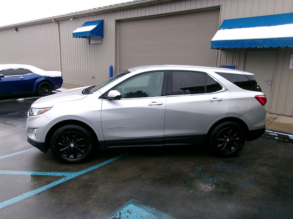 
								CHEVROLET EQUINOX LT full									