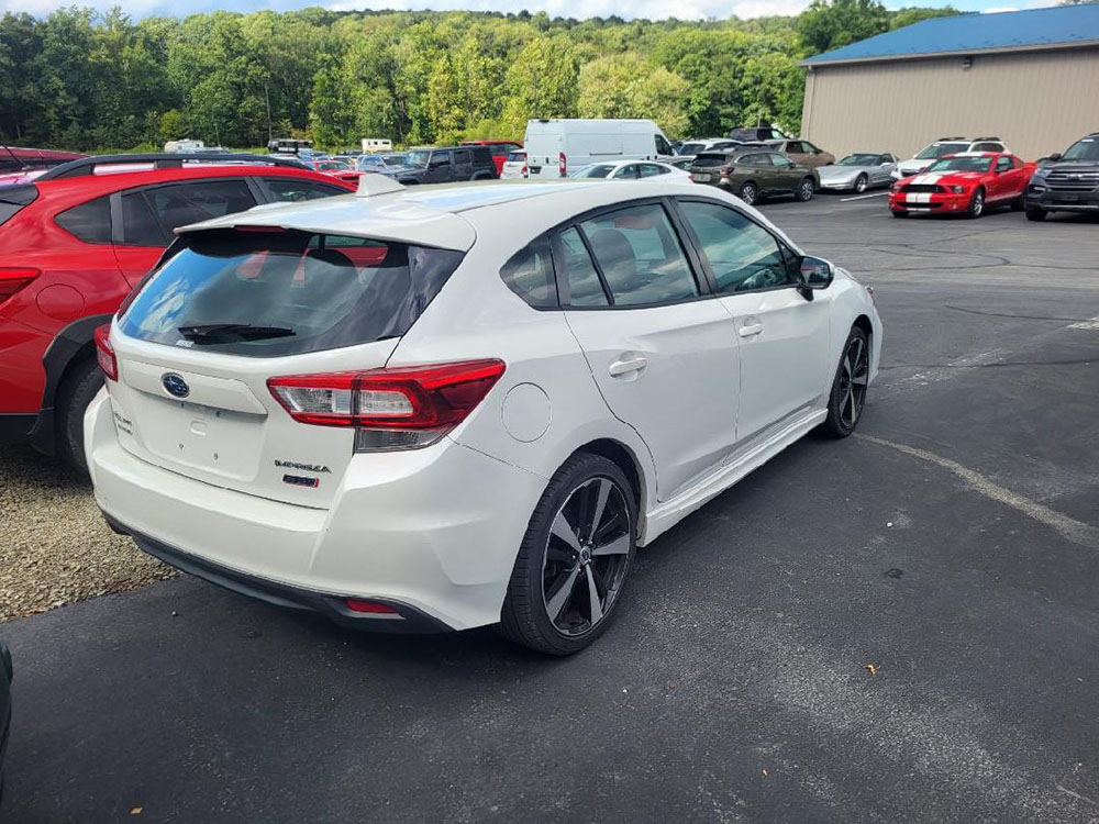 
								SUBARU IMPREZA SPORT full									