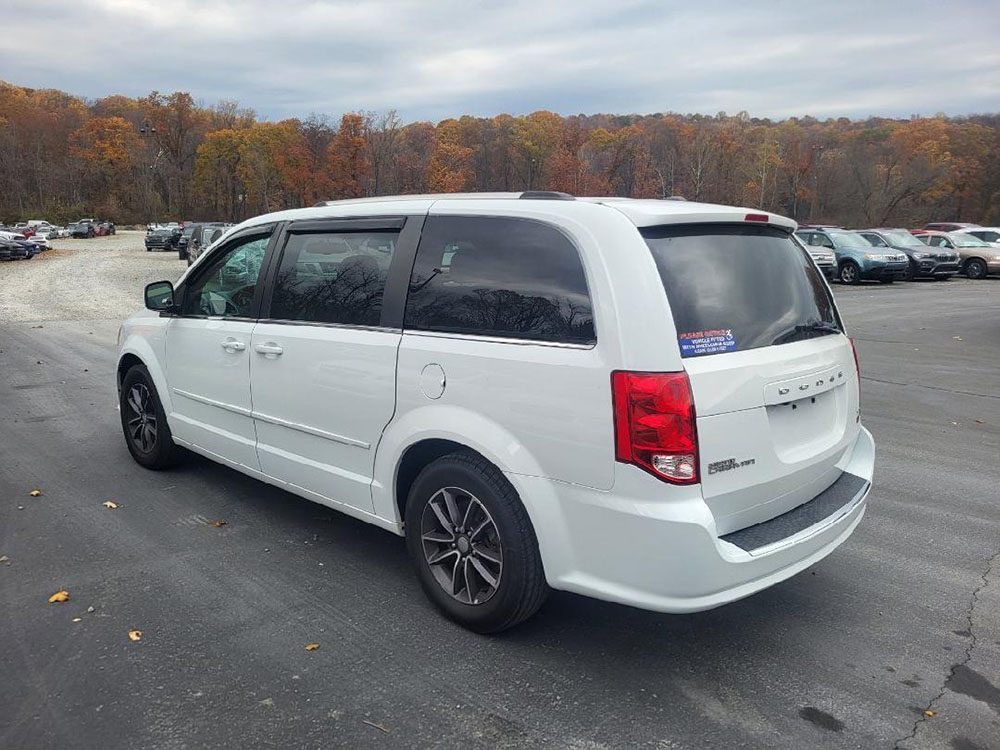 
								DODGE GRAND CARAVAN SXT full									